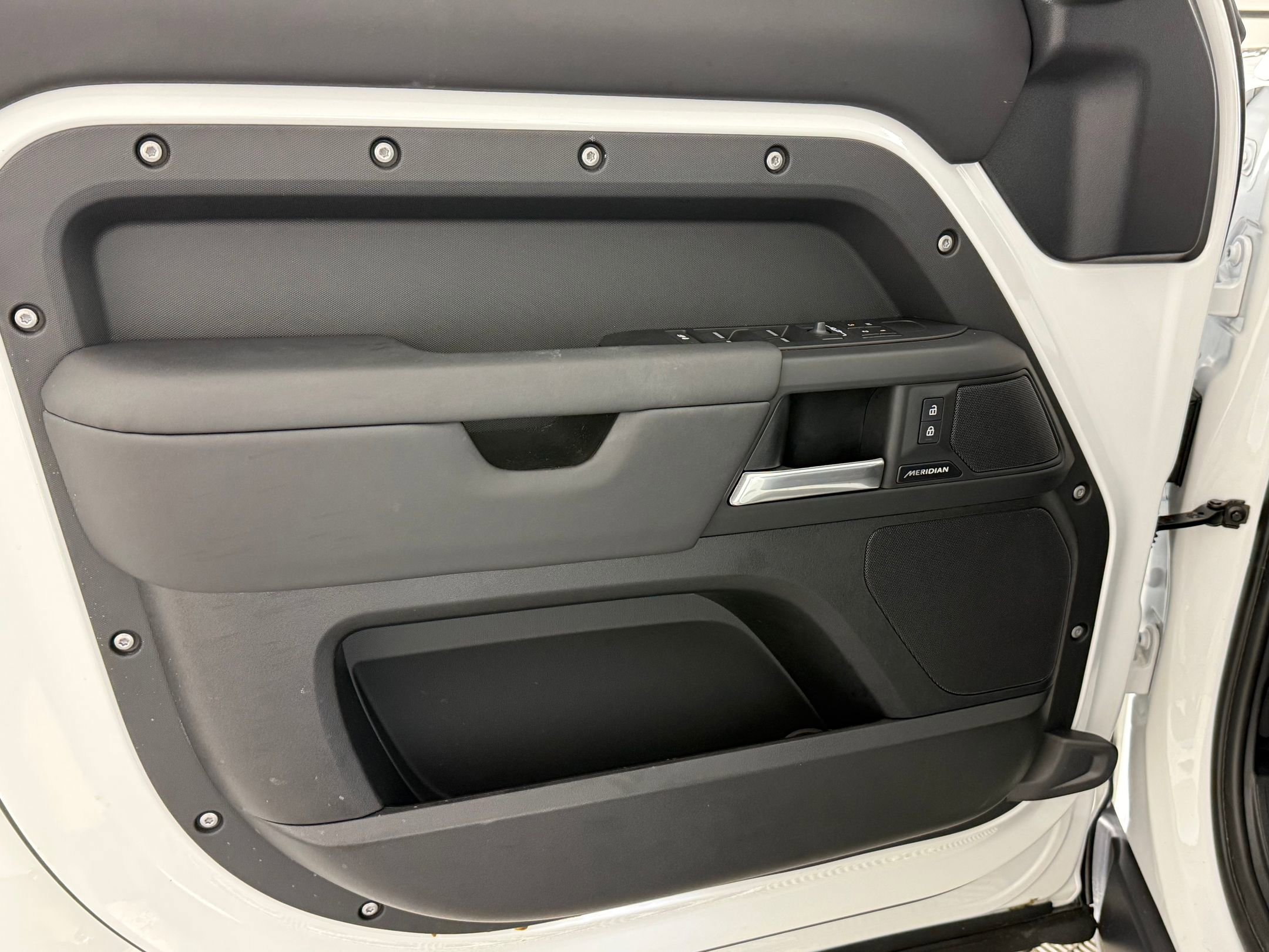 2025 Land Rover Defender 110 S