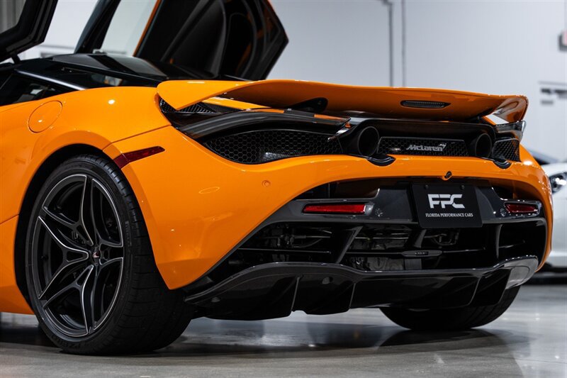 Used 2019 McLaren 720S Performance photo 14