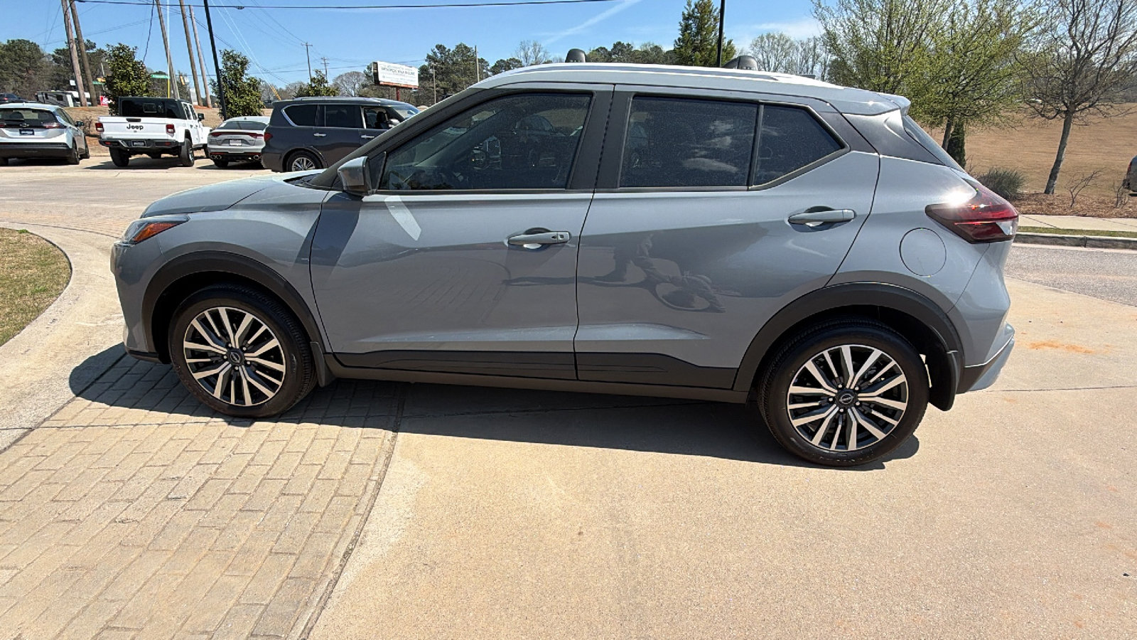 2024 Nissan Kicks SV