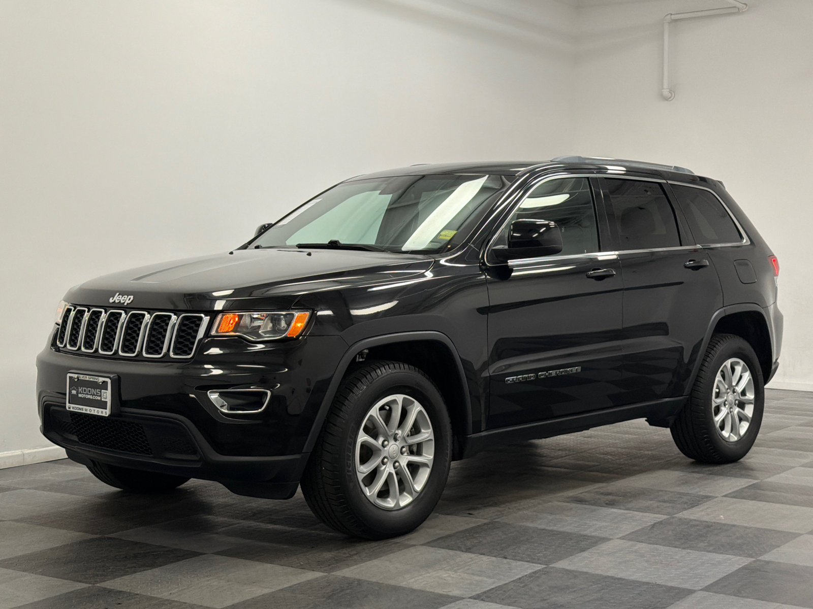 Used 2021 Jeep Grand Cherokee Laredo