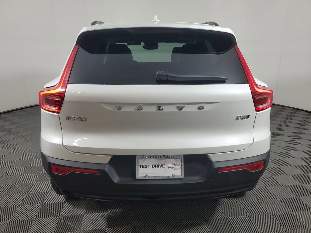 2026 Volvo Xc40 B5 Plus