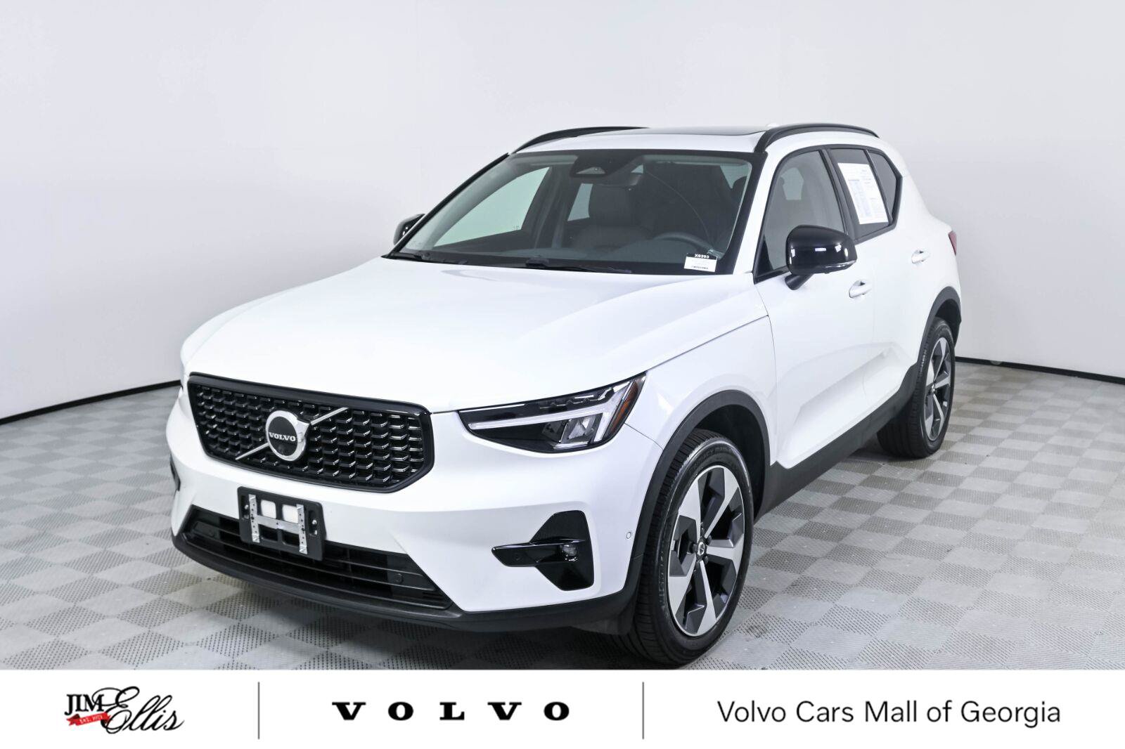 Certified 2023 Volvo XC40 B5 Plus w/ Climate Package