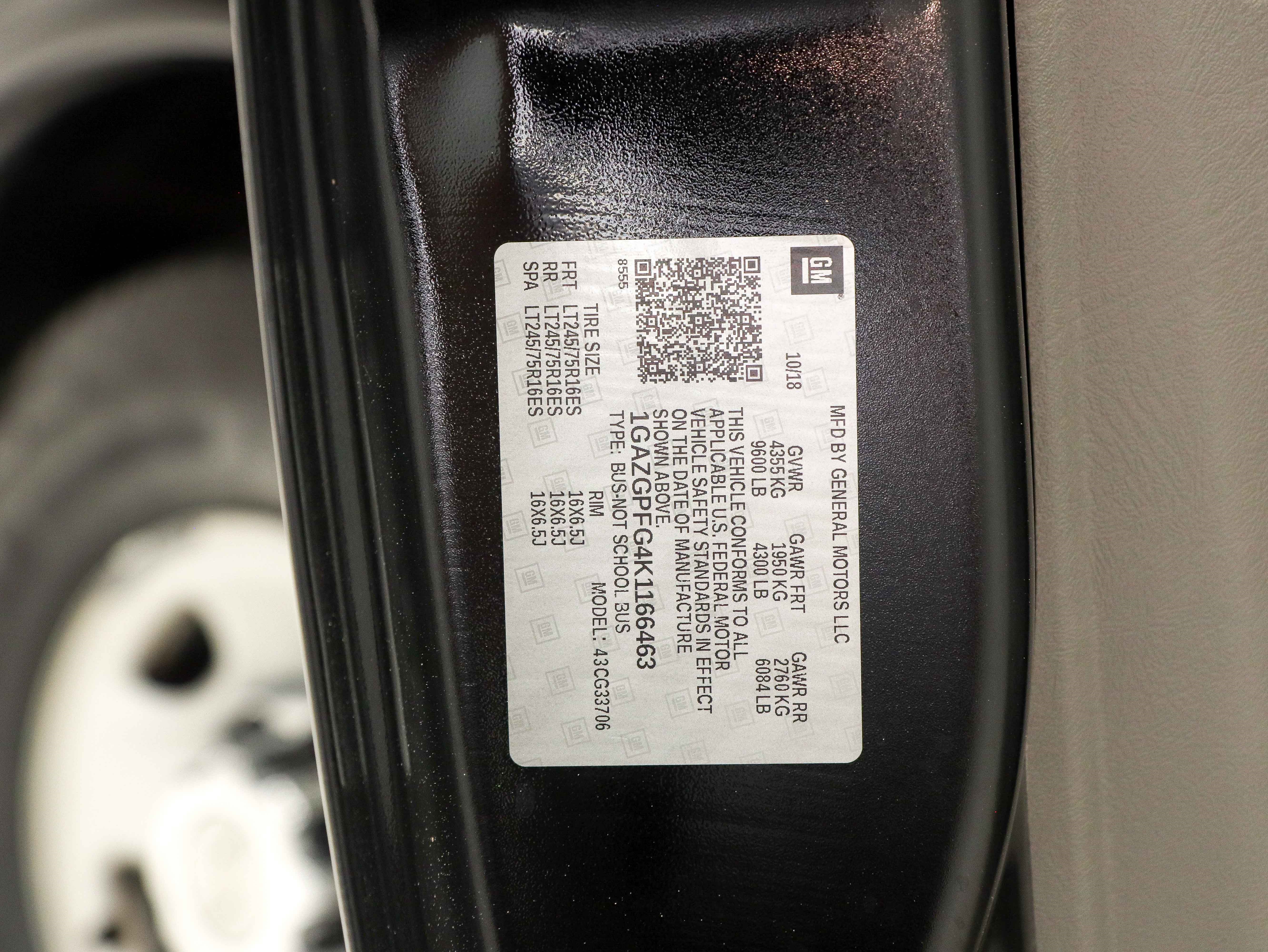 2019 Chevrolet Express Passenger LT - Photo 24