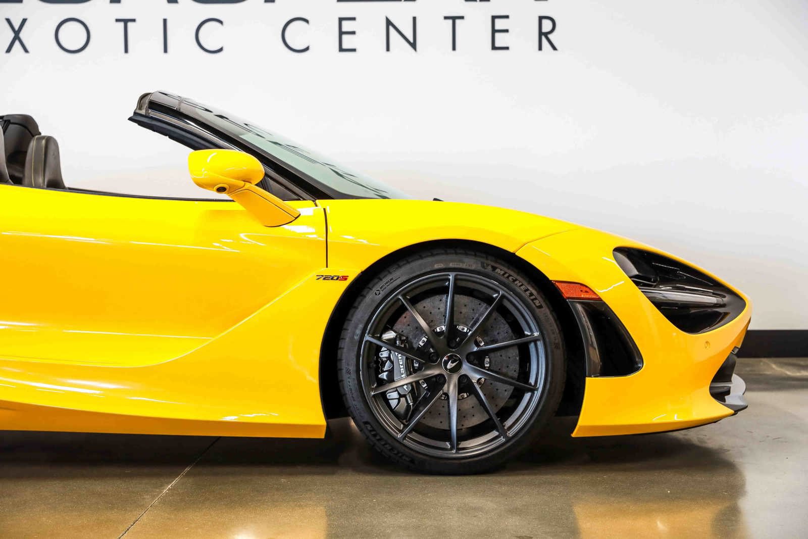 Used 2022 McLaren 720S Performance photo 18