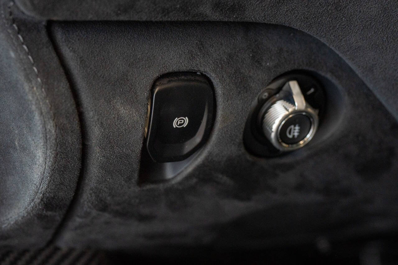 Used 2018 McLaren 720S Performance photo 42