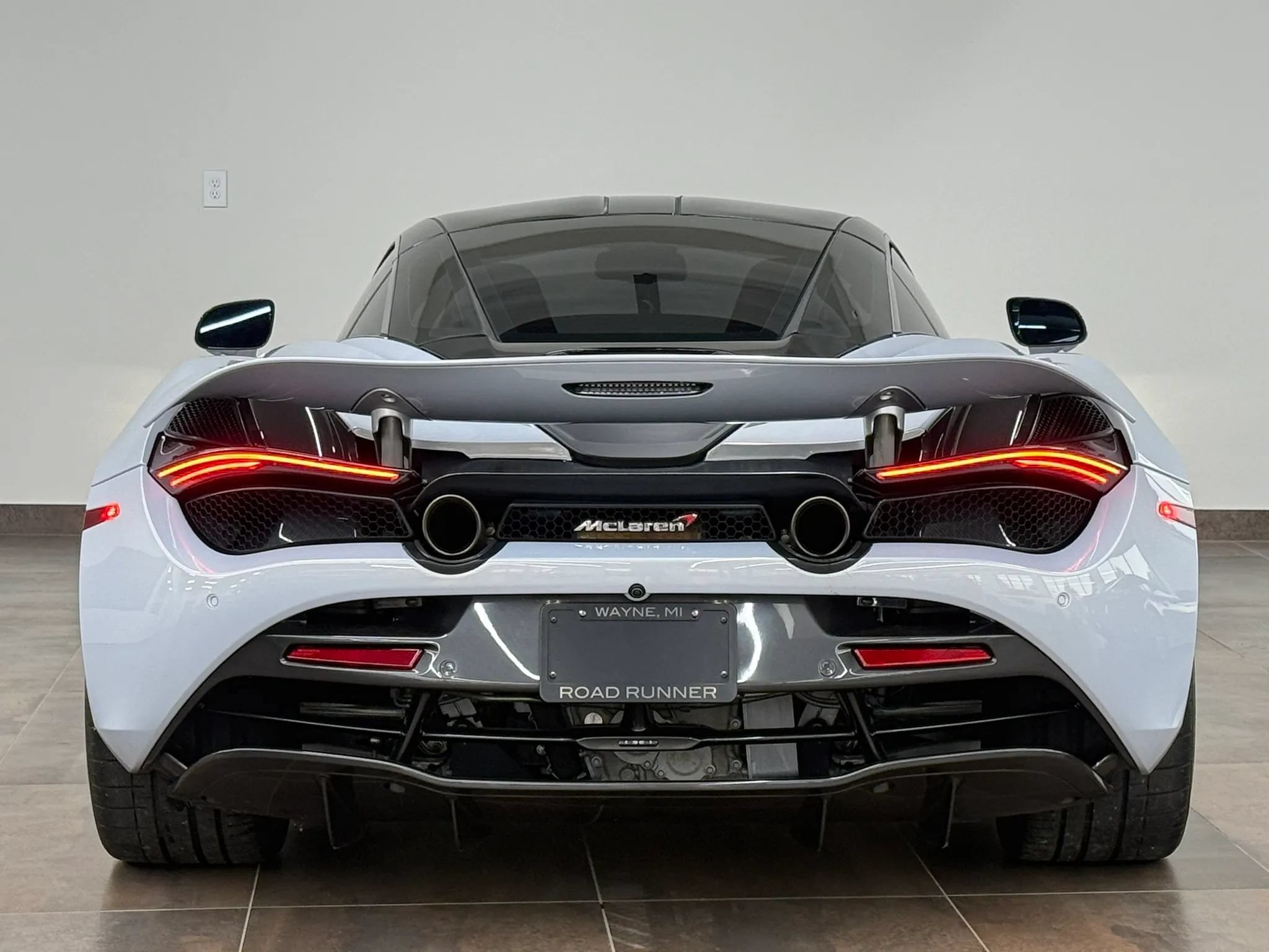Used 2018 McLaren 720S photo 9