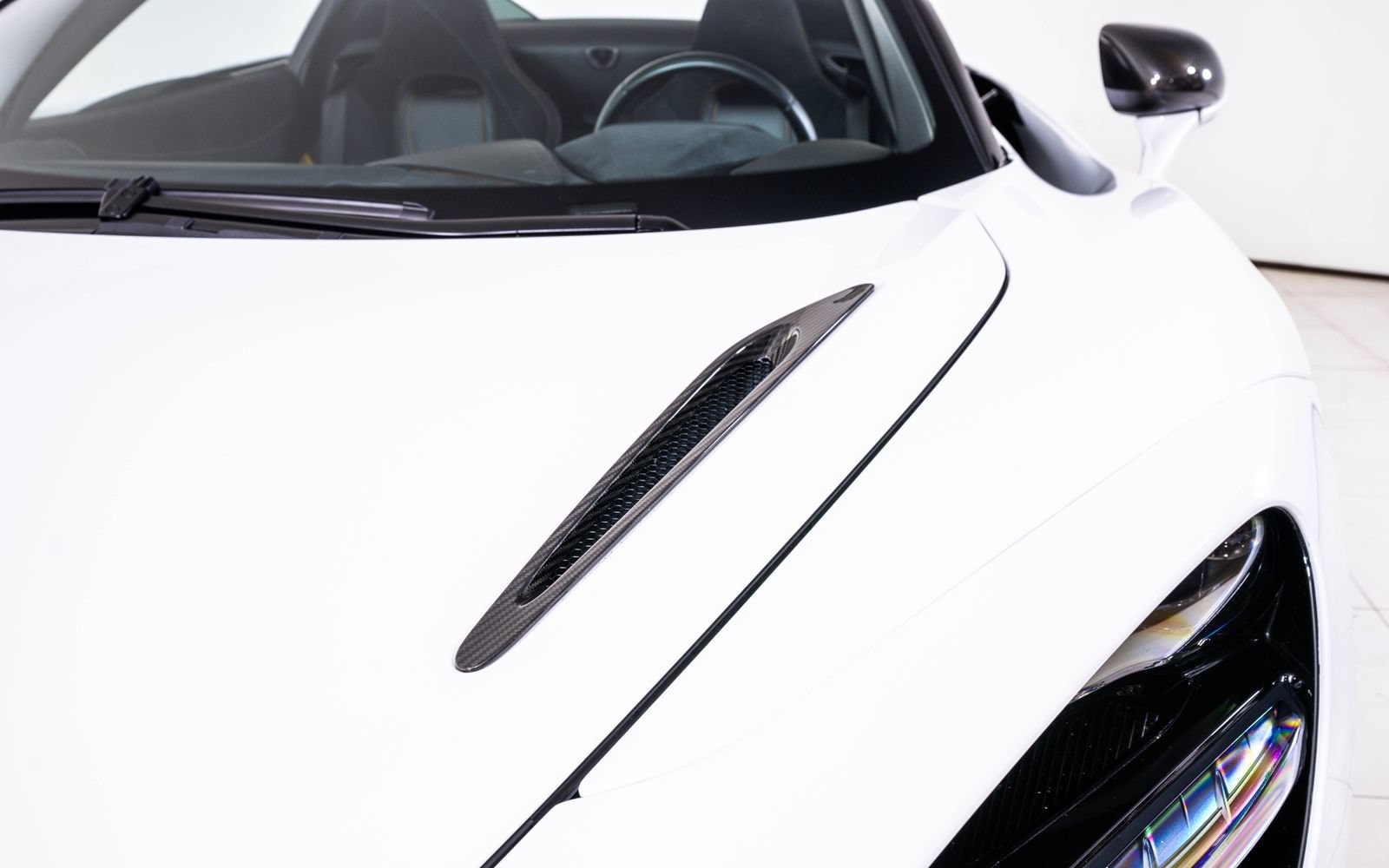 Used 2021 McLaren 720S Performance photo 17