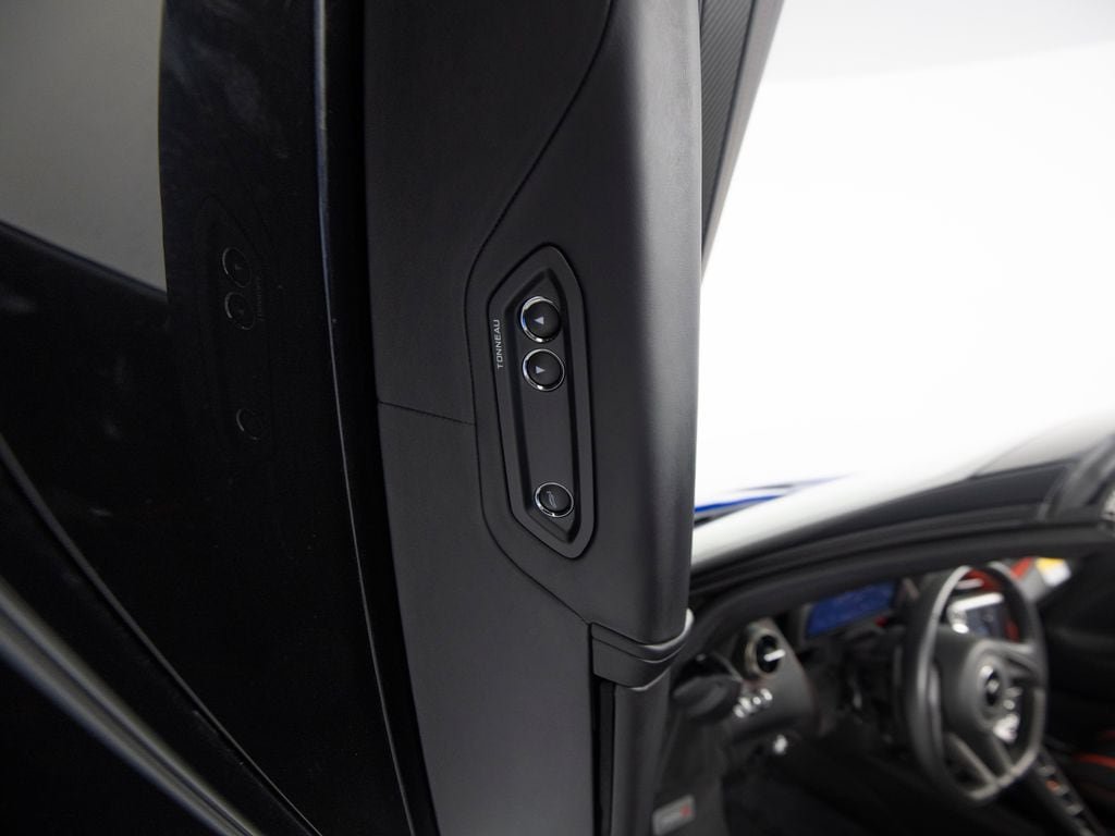 Used 2020 McLaren 720S Spider photo 11