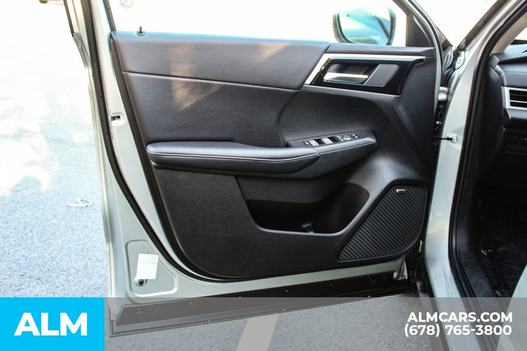 2025 Mitsubishi Outlander SE