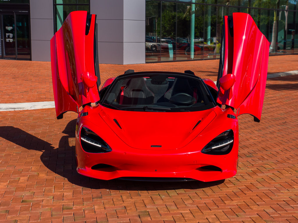 Used 2027 McLaren 750S Spider photo 9