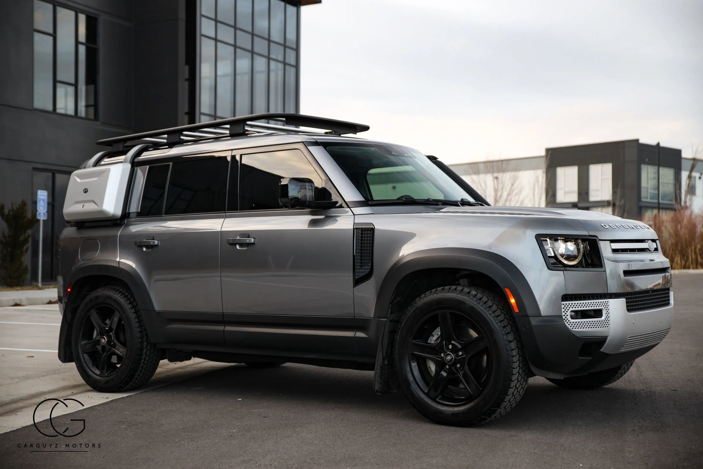 2022 Land Rover Defender 110 SE