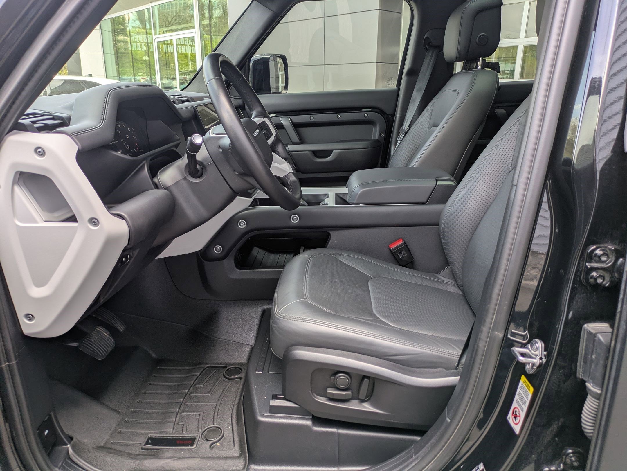 2025 Land Rover Defender 110 X-Dynamic SE