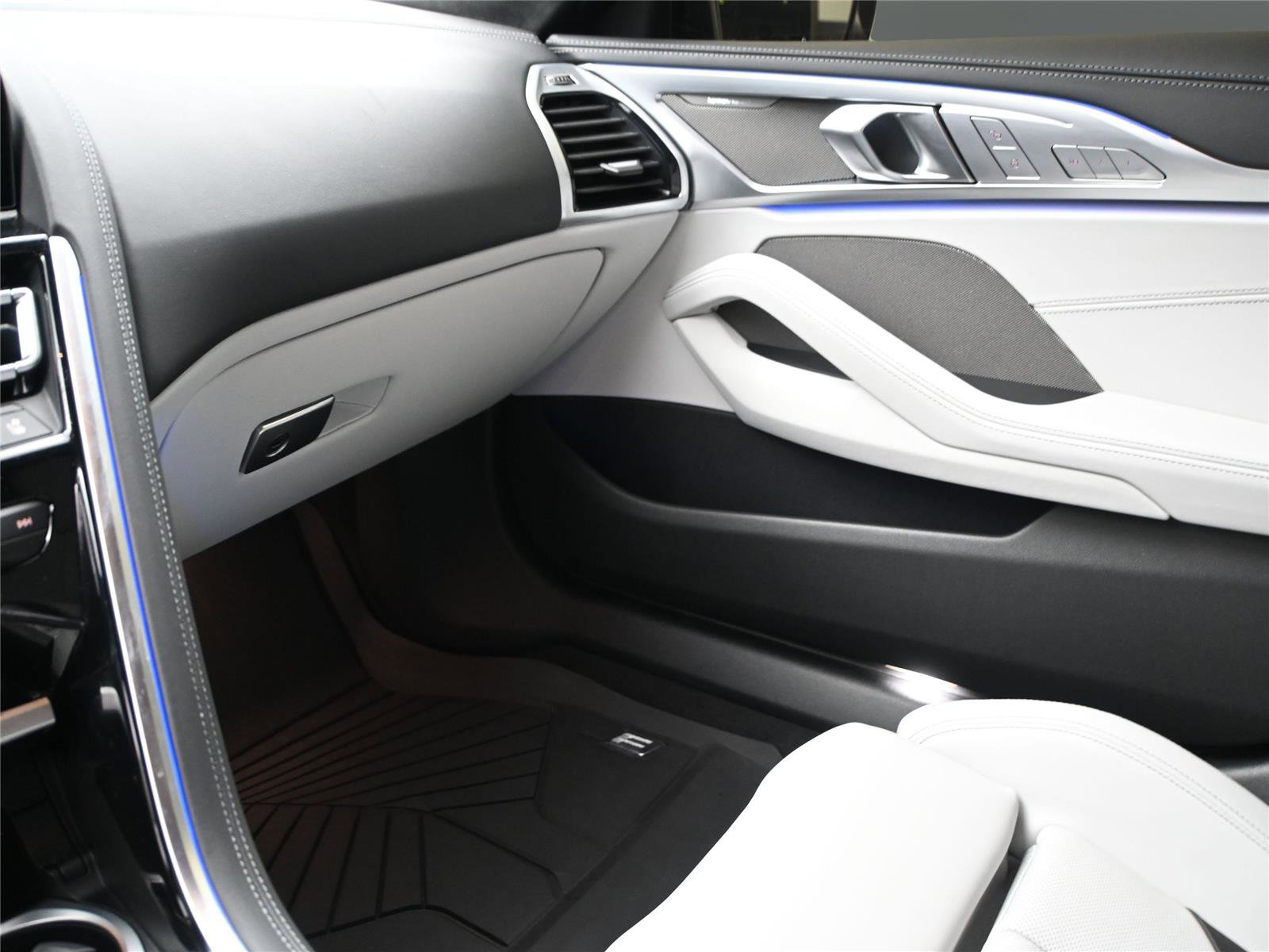 2025 BMW M8 Competition