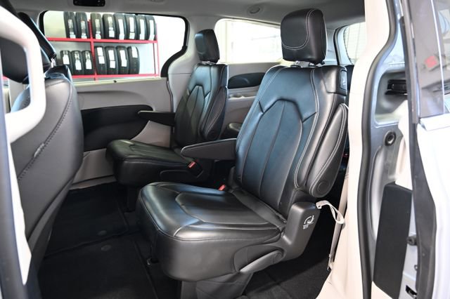 2024 Chrysler Pacifica Touring-L