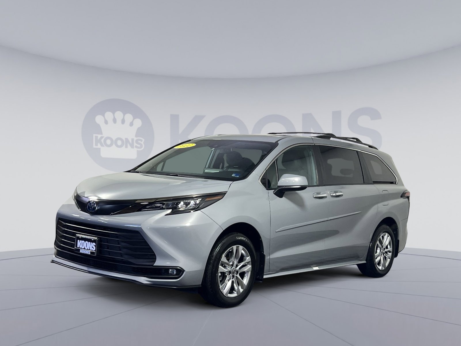 Used 2023 Toyota Sienna XLE Woodland Edition