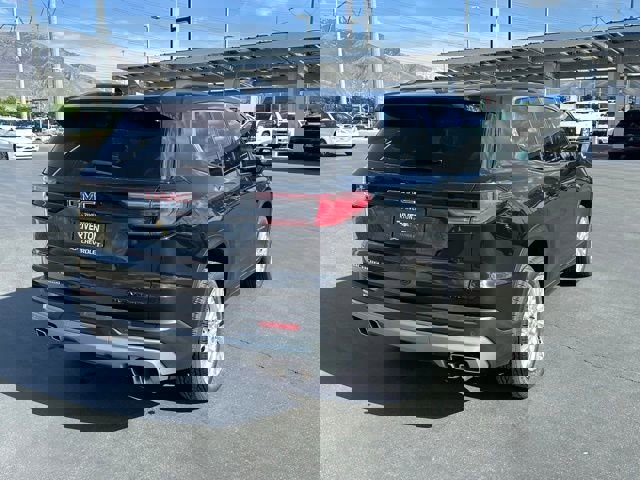 2024 GMC Acadia Elevation