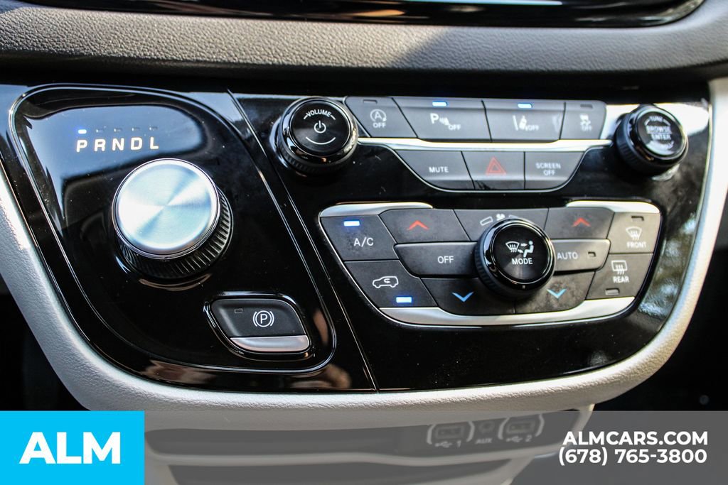 2024 Chrysler Pacifica Touring-L