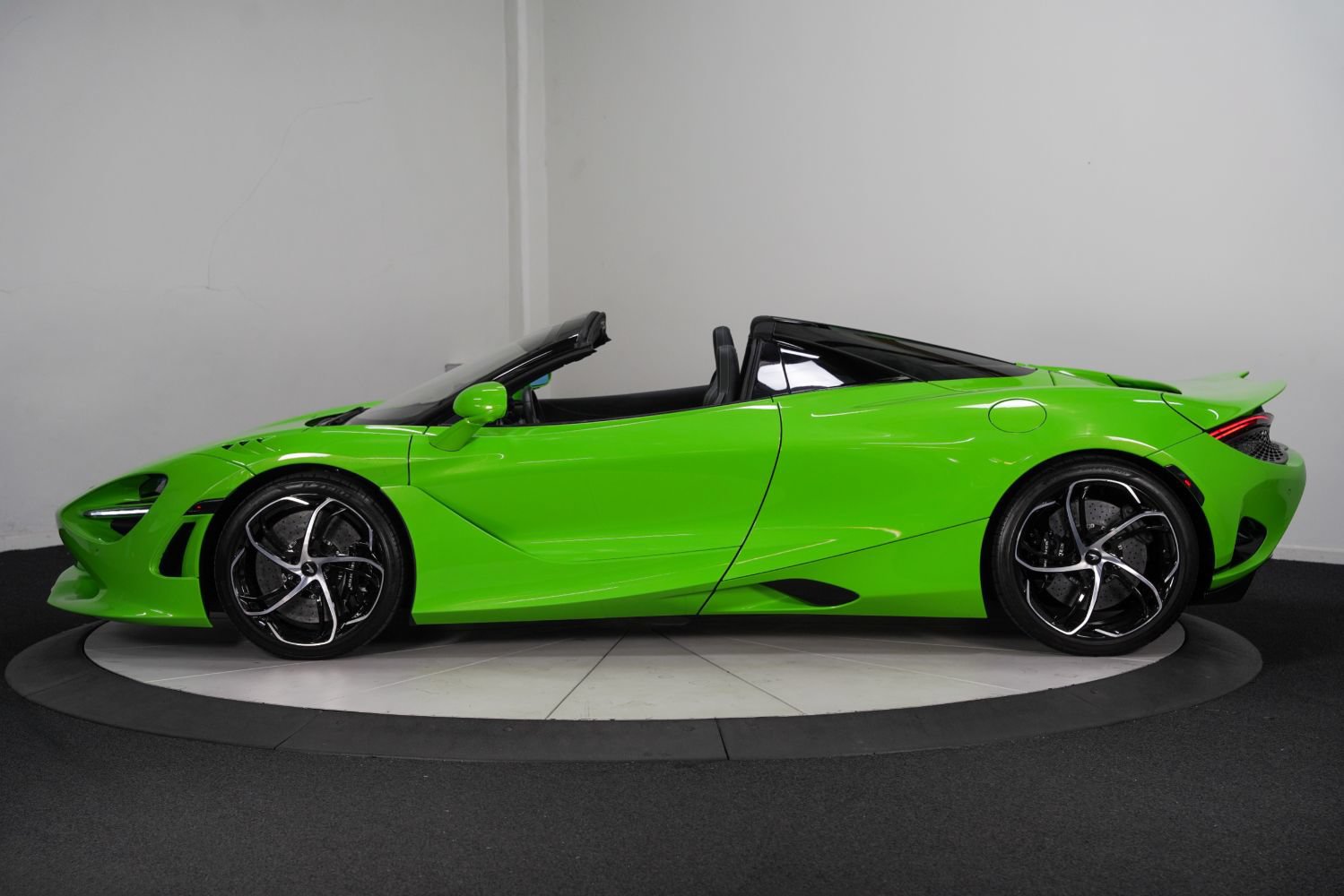 Used 2024 McLaren 750S Spider photo 6