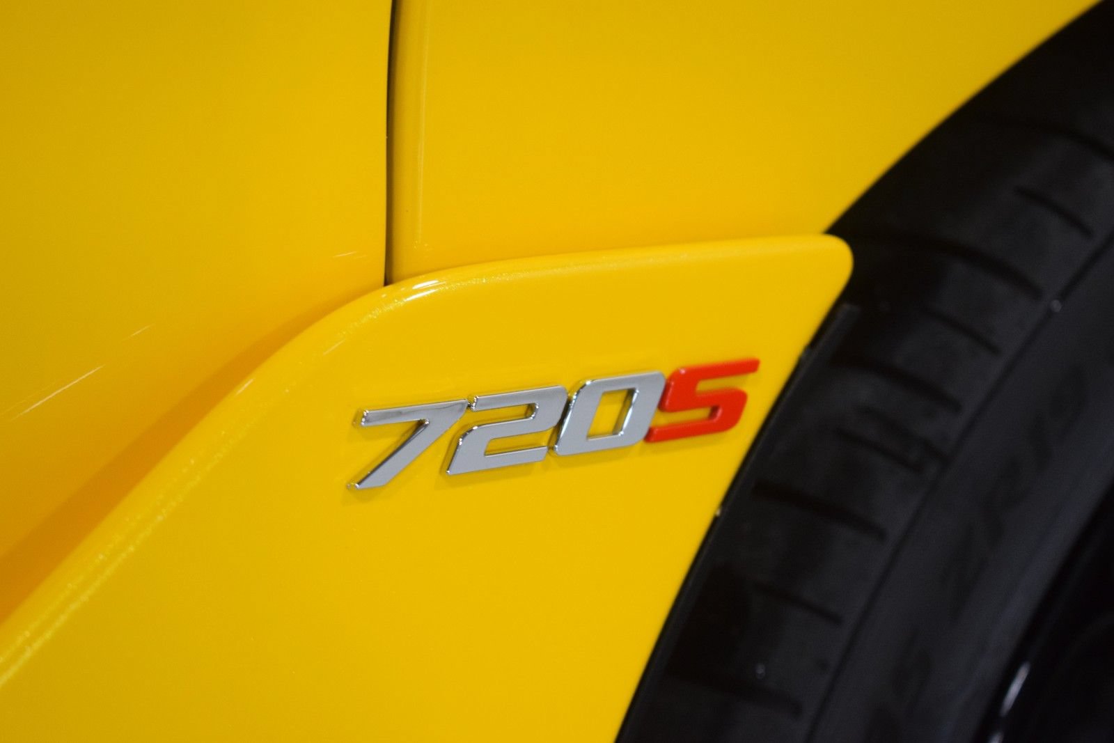 Used 2020 McLaren 720S Performance photo 13