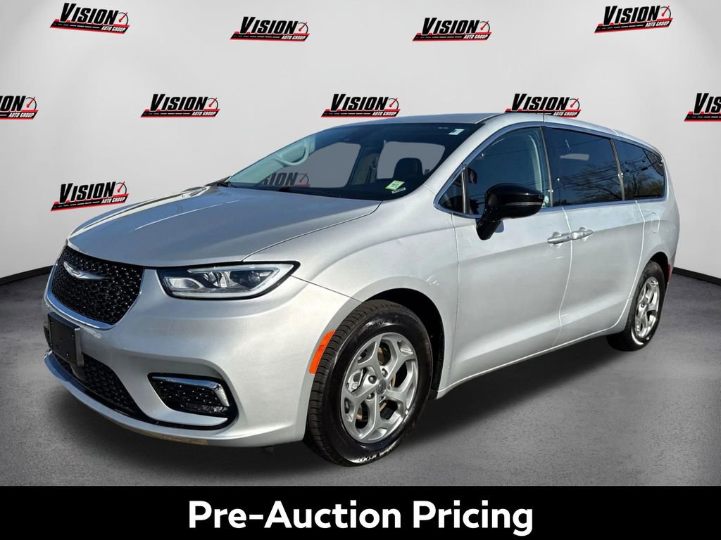 Used 2024 Chrysler Pacifica Limited