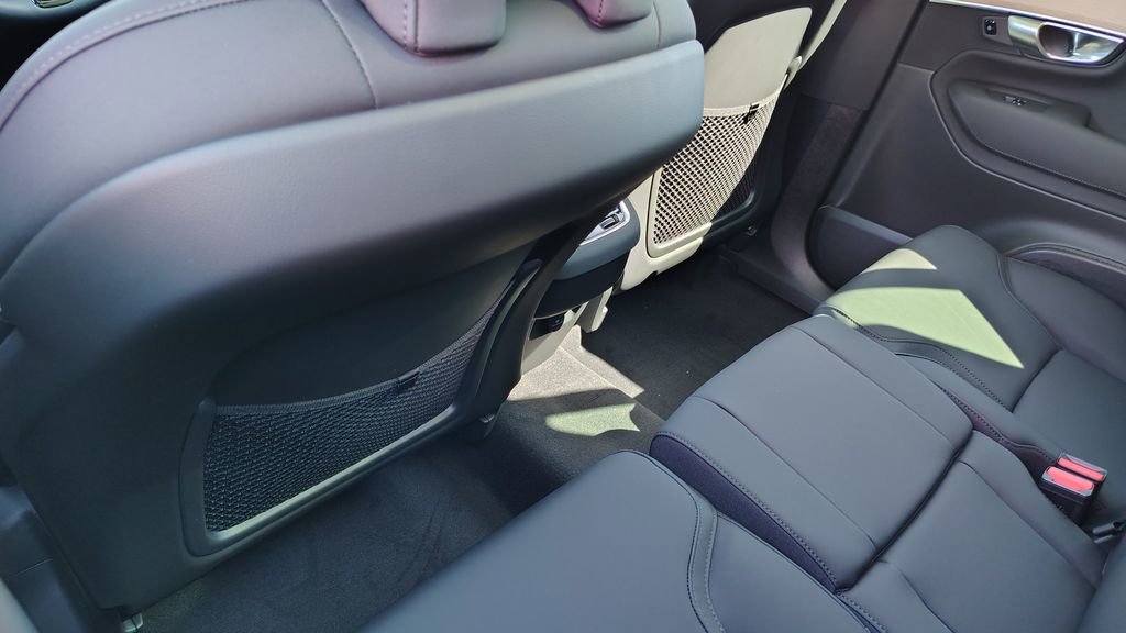 2026 Volvo Xc90 B6 Plus