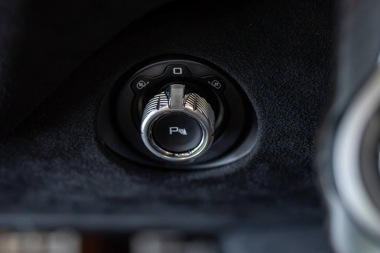Used 2018 McLaren 720S Performance photo 48