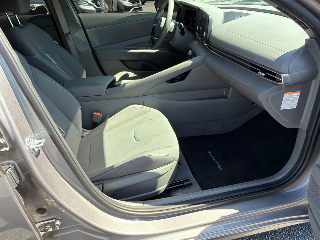 2025 Hyundai Elantra Blue