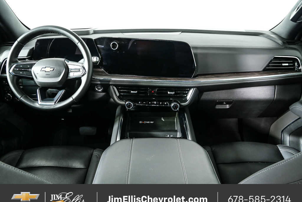 2025 Chevrolet Suburban LT