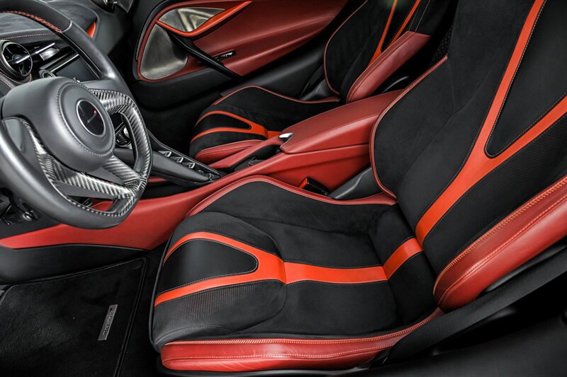 Used 2018 McLaren 720S photo 17