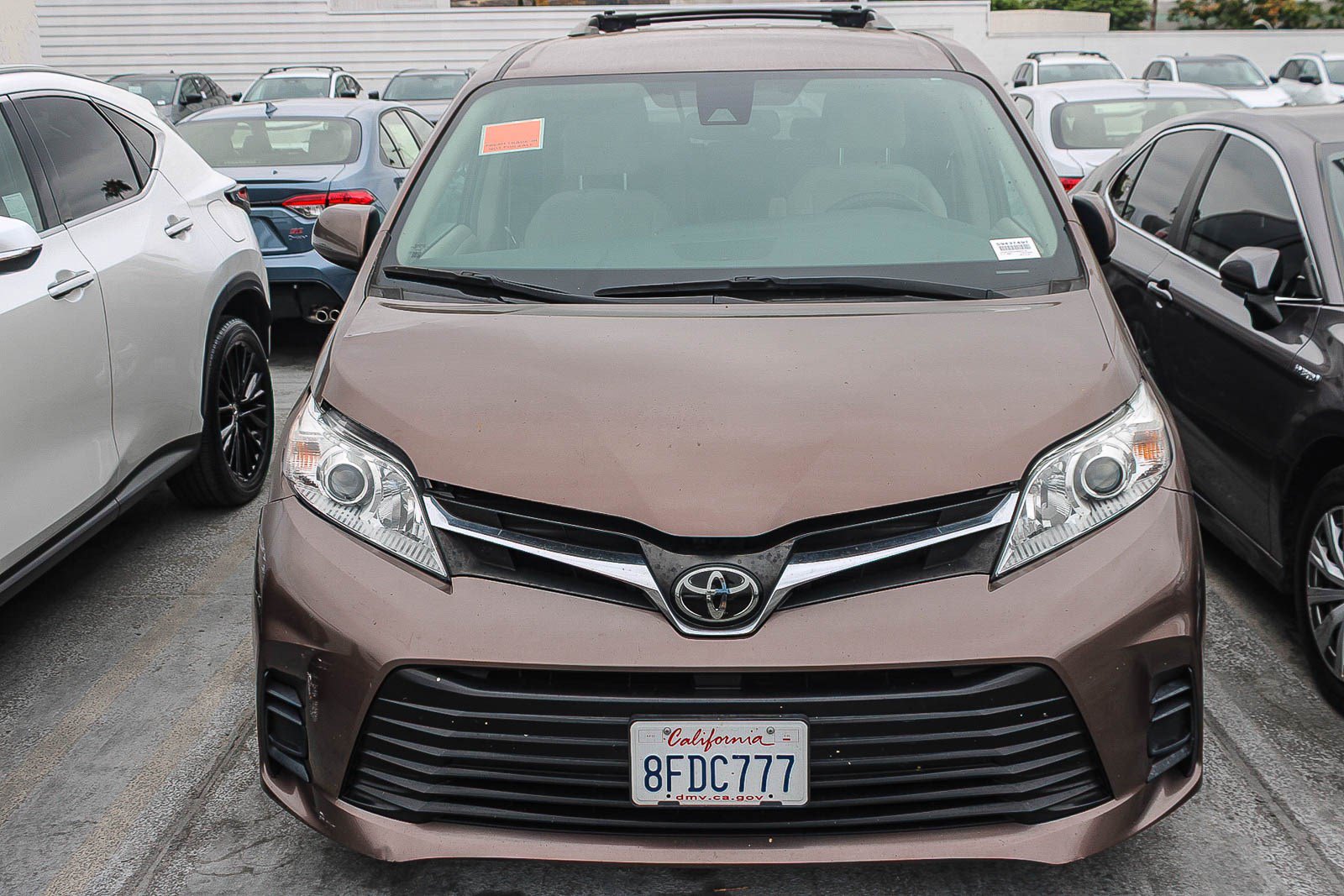 Used 2018 Toyota Sienna LE w/ Carpet Mat Package