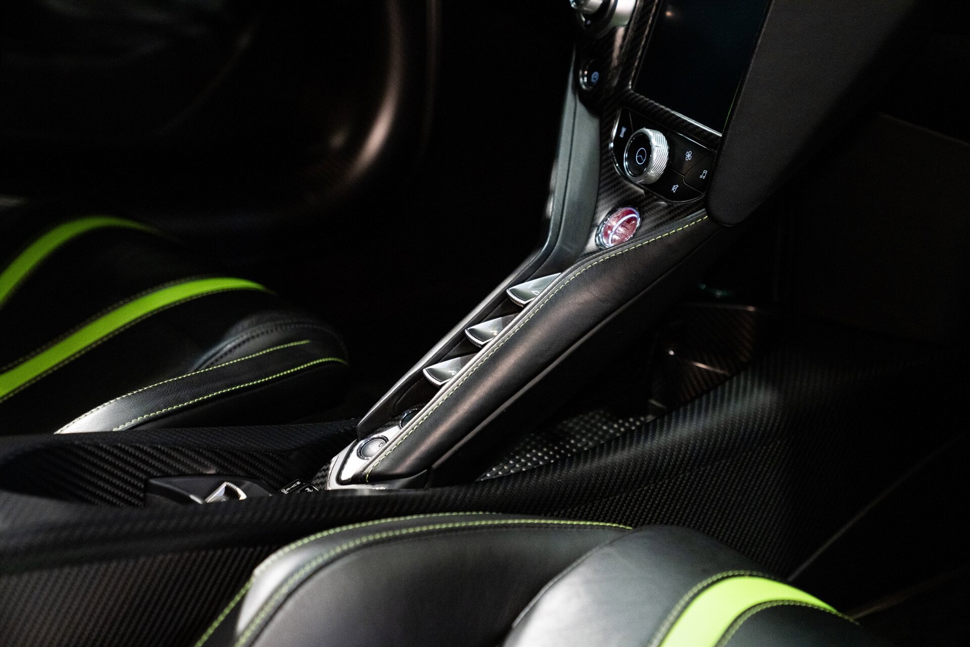 Used 2022 McLaren 765LT photo 20