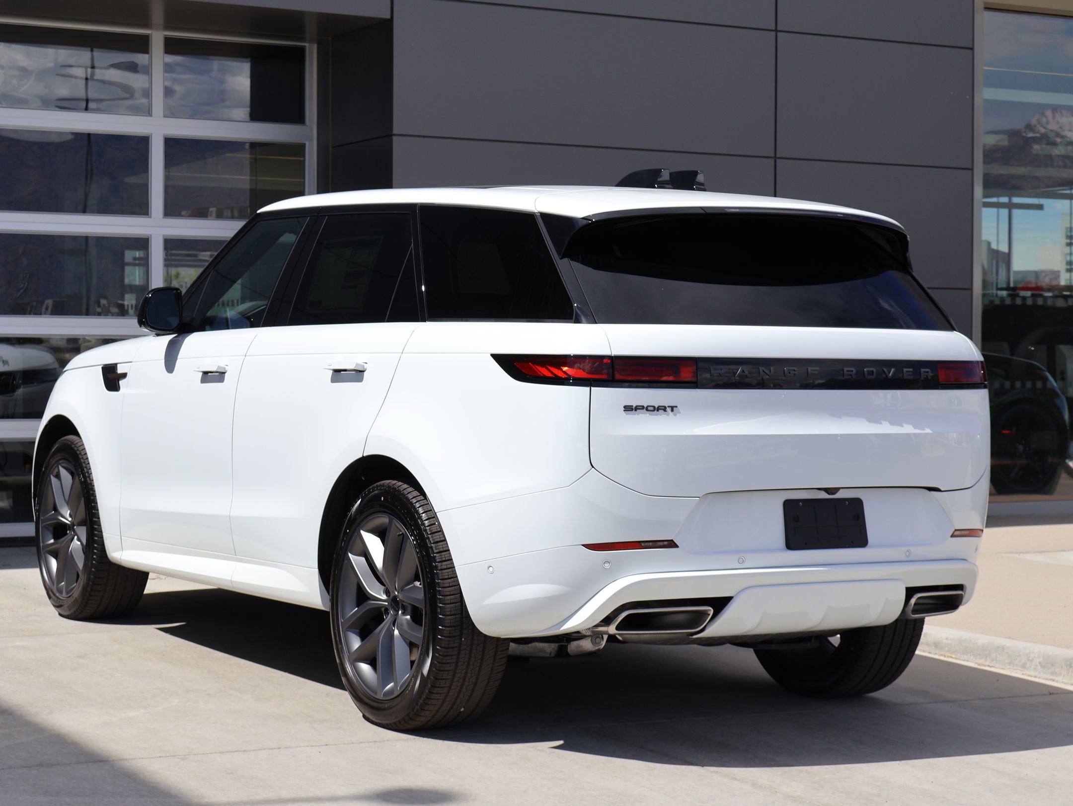 2026 Land Rover Range Rover Sport Dynamic SE