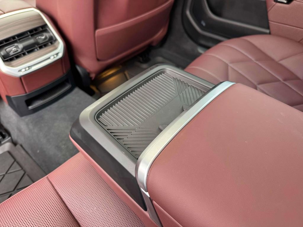 2023 BMW 760i xDrive