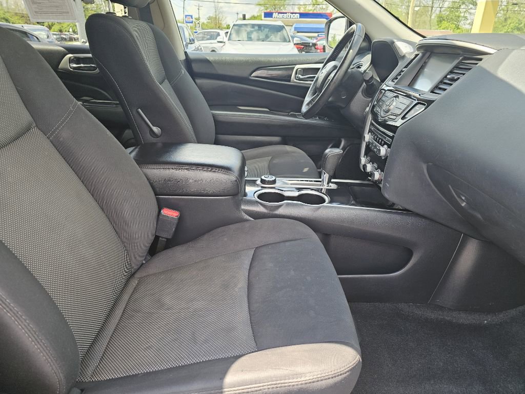 2020 Nissan Pathfinder SV