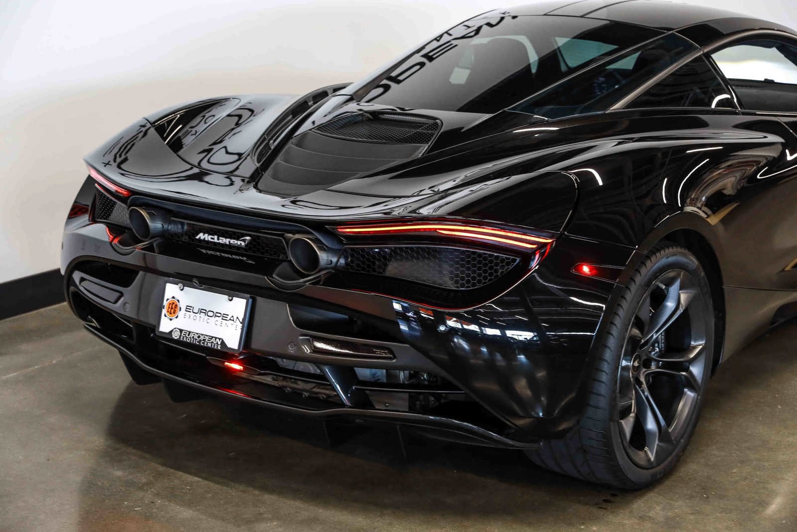 Used 2019 McLaren 720S photo 30