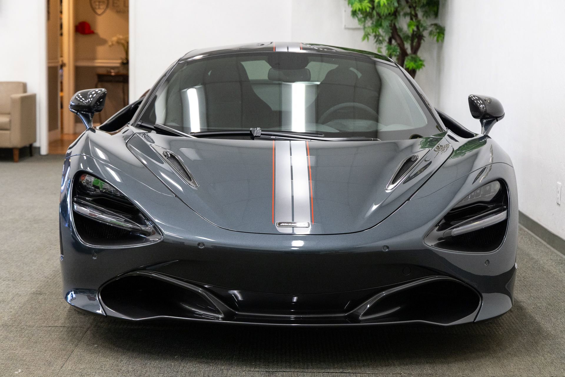 Used 2018 McLaren 720S Performance photo 10