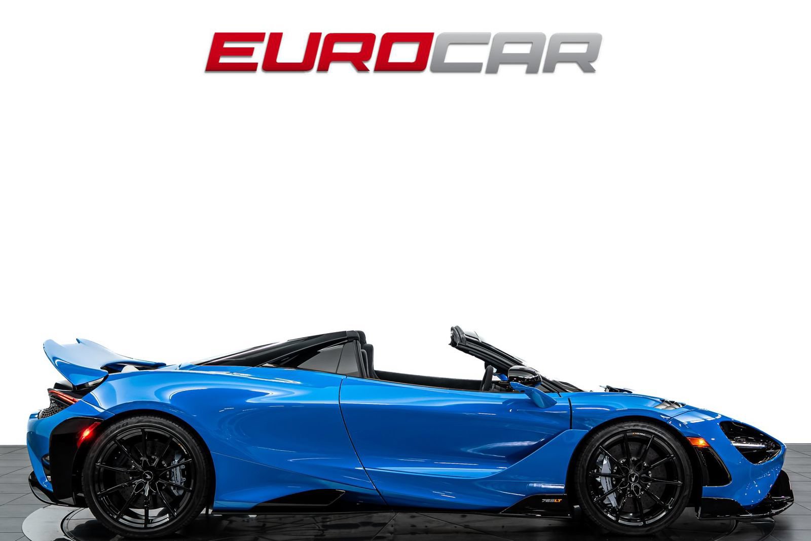 Used 2022 McLaren 765LT photo 8