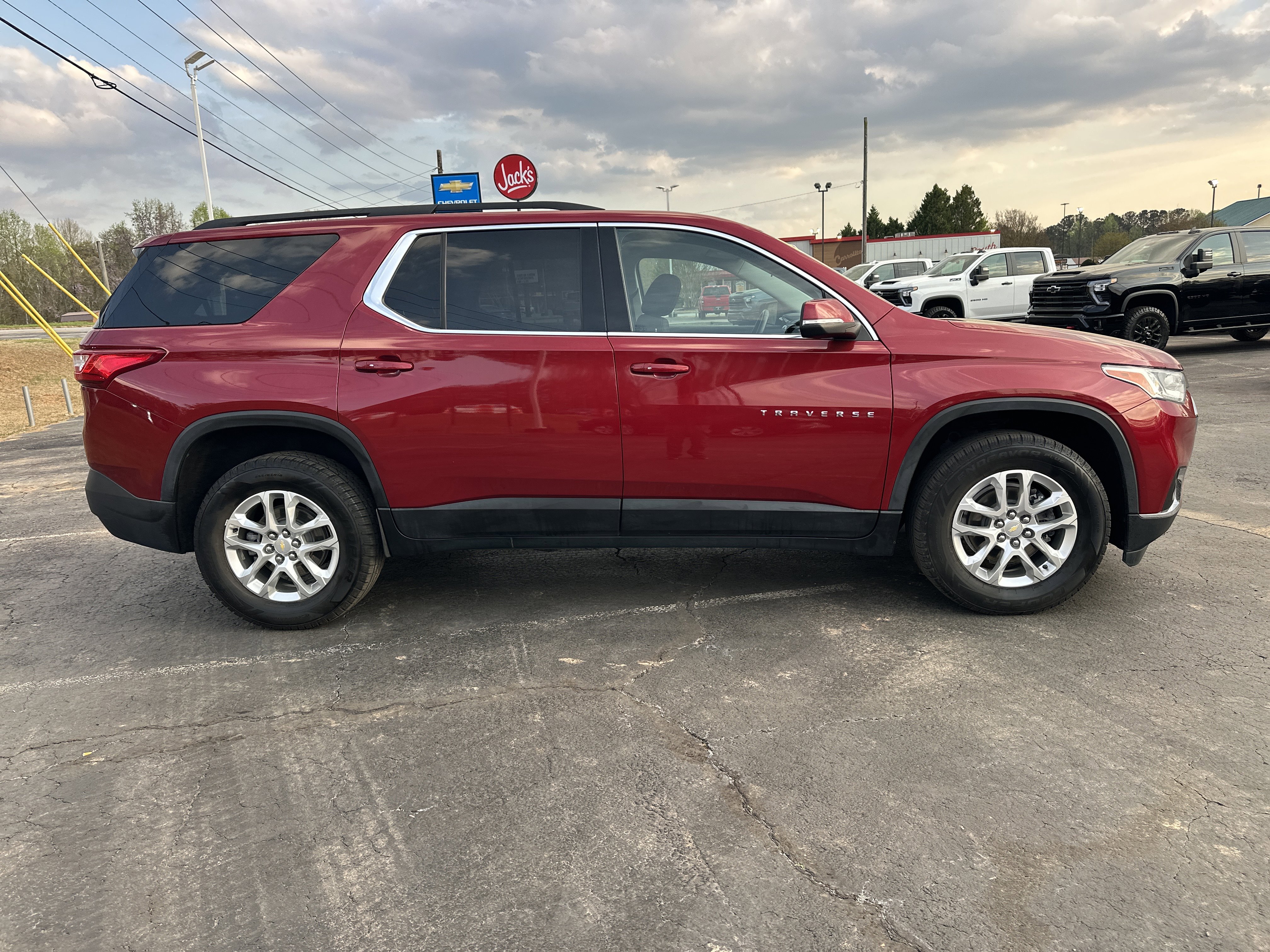2021 Chevrolet Traverse LT