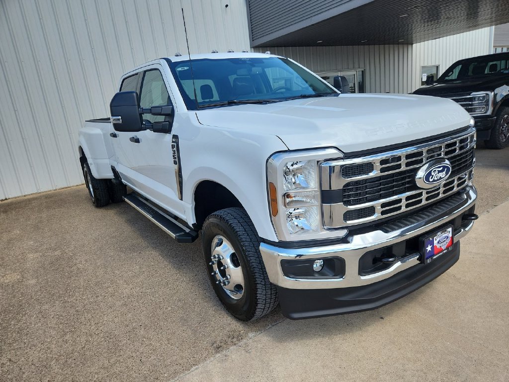 New 2027 Ford F350 XLT w/ FX4 Off-Road Package