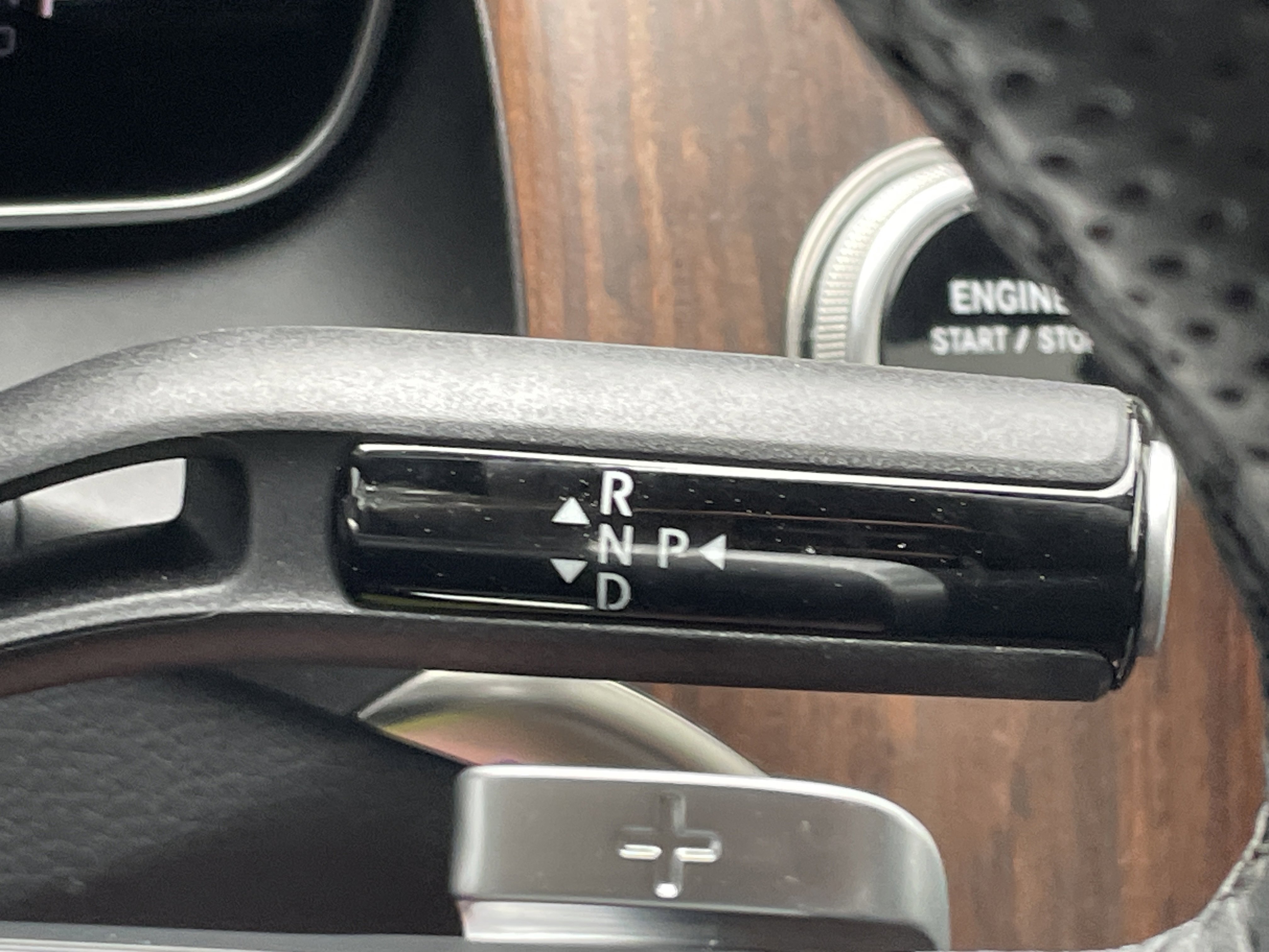 2025 Mercedes-Benz GLC 300