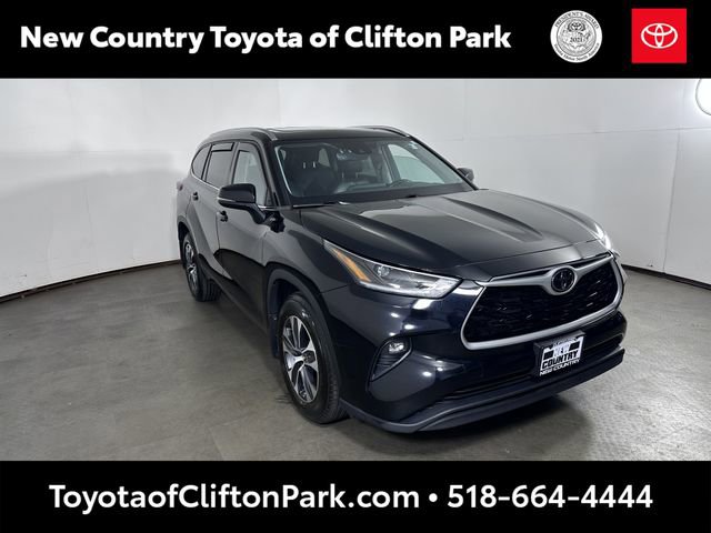 Used 2021 Toyota Highlander XLE