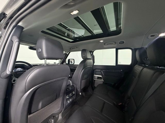 2023 Land Rover Defender 130 SE