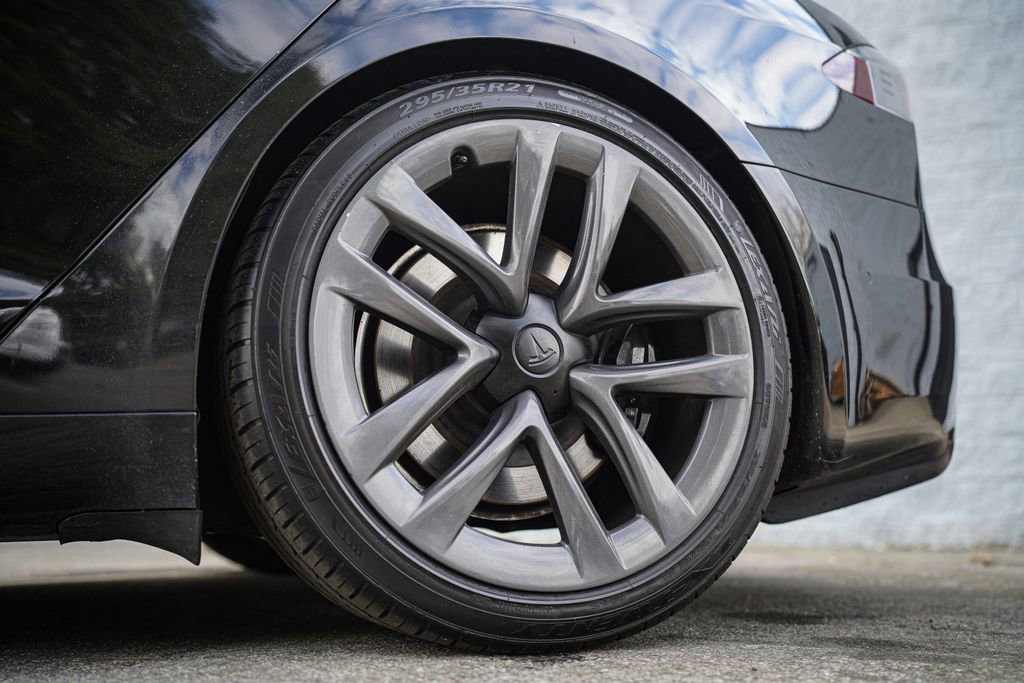 2022 Tesla Model S Plaid