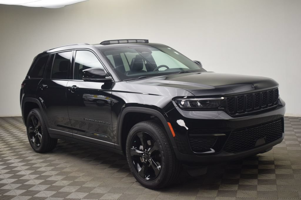 Used 2024 Jeep Grand Cherokee Altitude