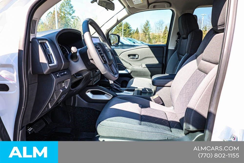 2025 Nissan Frontier SV