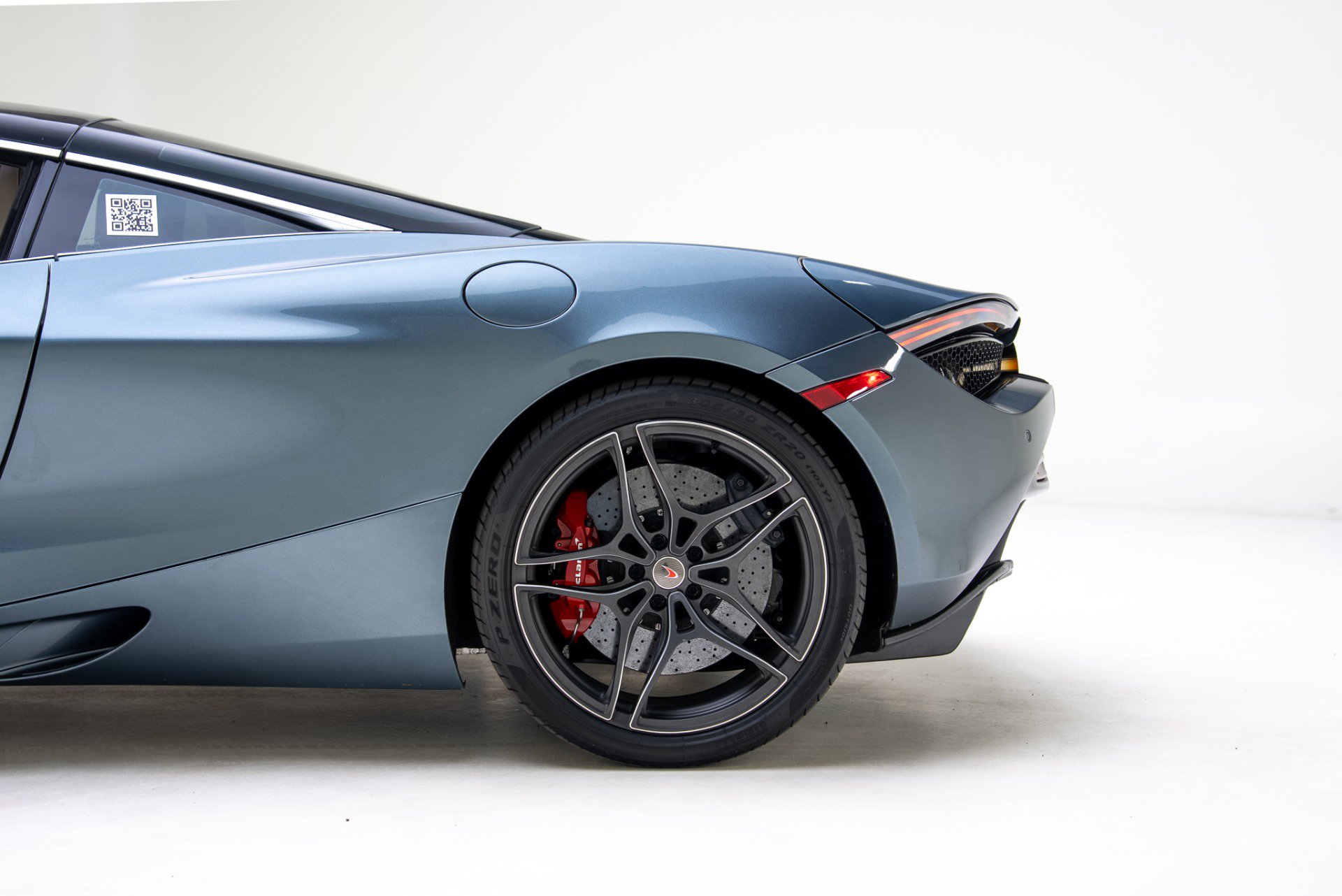 Used 2018 McLaren 720S Luxury photo 18