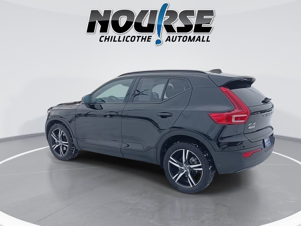 2022 Volvo Xc40 T5 R-Design