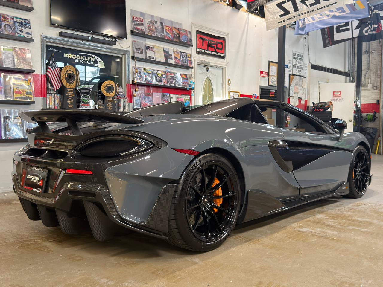 Used 2020 McLaren 600LT Spider photo 6