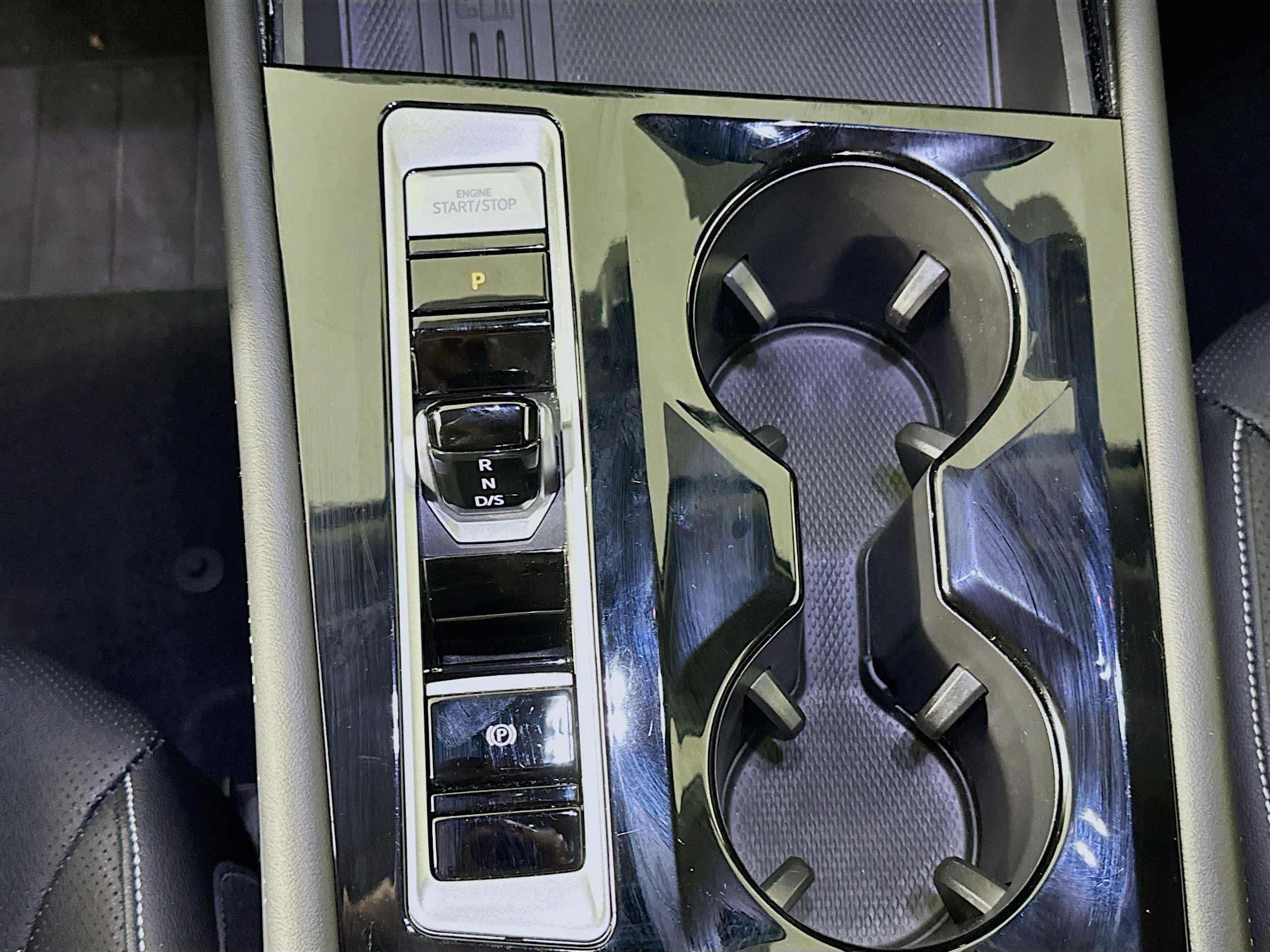 2025 Volkswagen Atlas SE