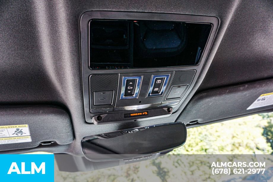 2023 Land Rover Defender 110 X-Dynamic SE